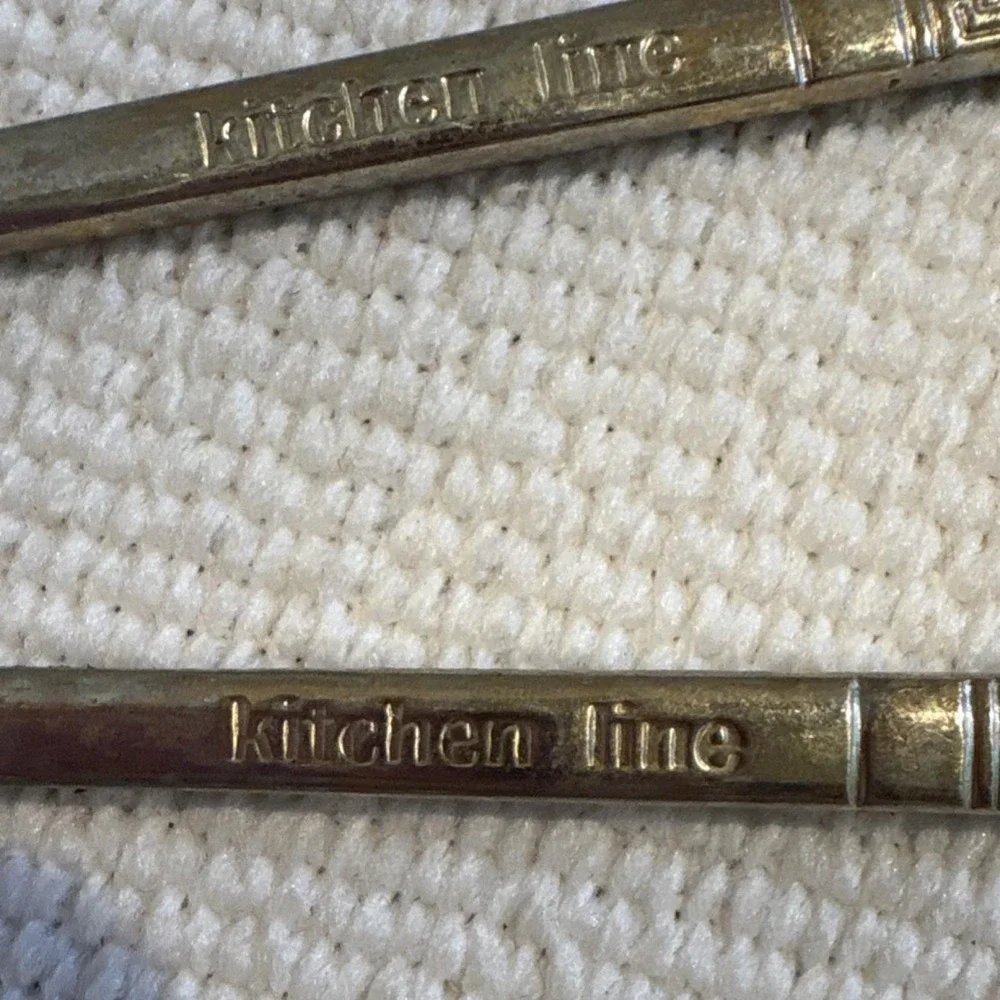 Kitchen Line Metal Chopsticks Set of 2, 9 in, Silver Geometric, Reusable